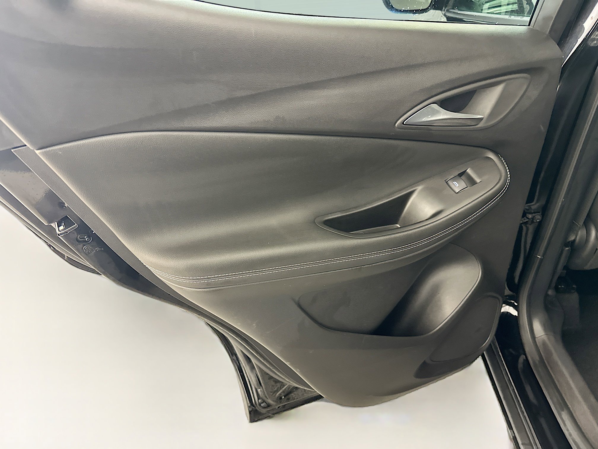 Used 2025 Buick Encore GX Preferred image 26