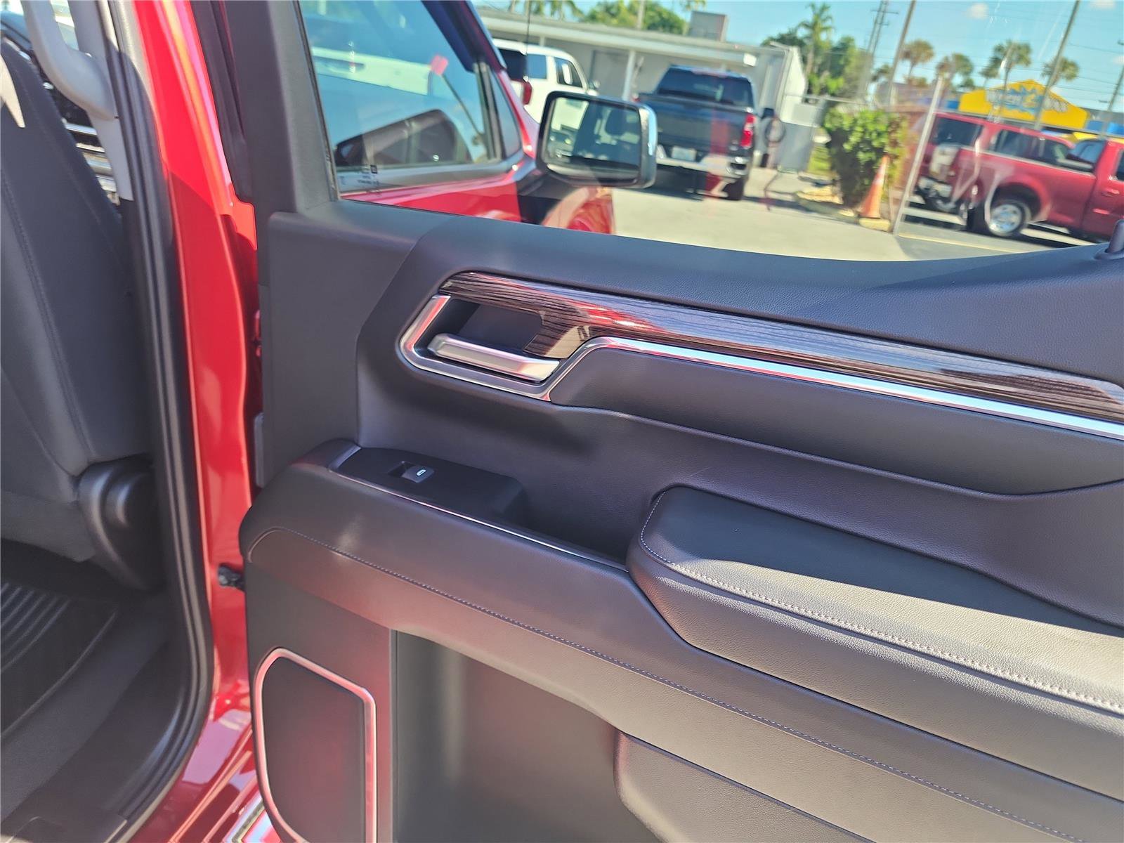 Used 2024 Chevrolet Silverado 1500 LT image 23