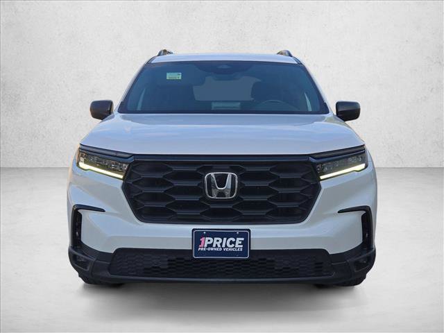 Used 2025 Honda Pilot Sport image 2