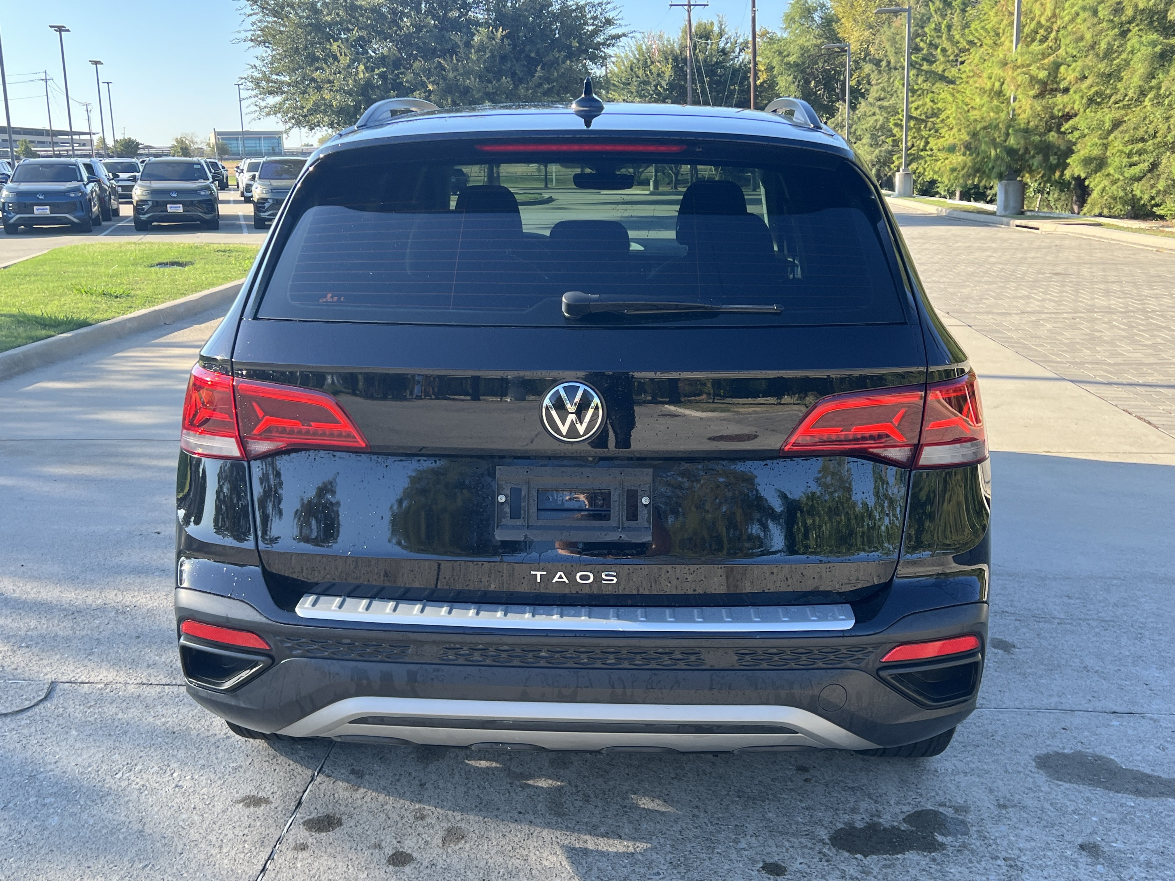 Certified 2024 Volkswagen Taos S FWD image 8