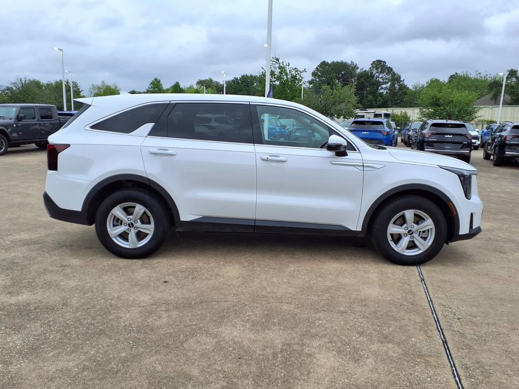 Used 2026 Kia Sorento LX FWD image 6