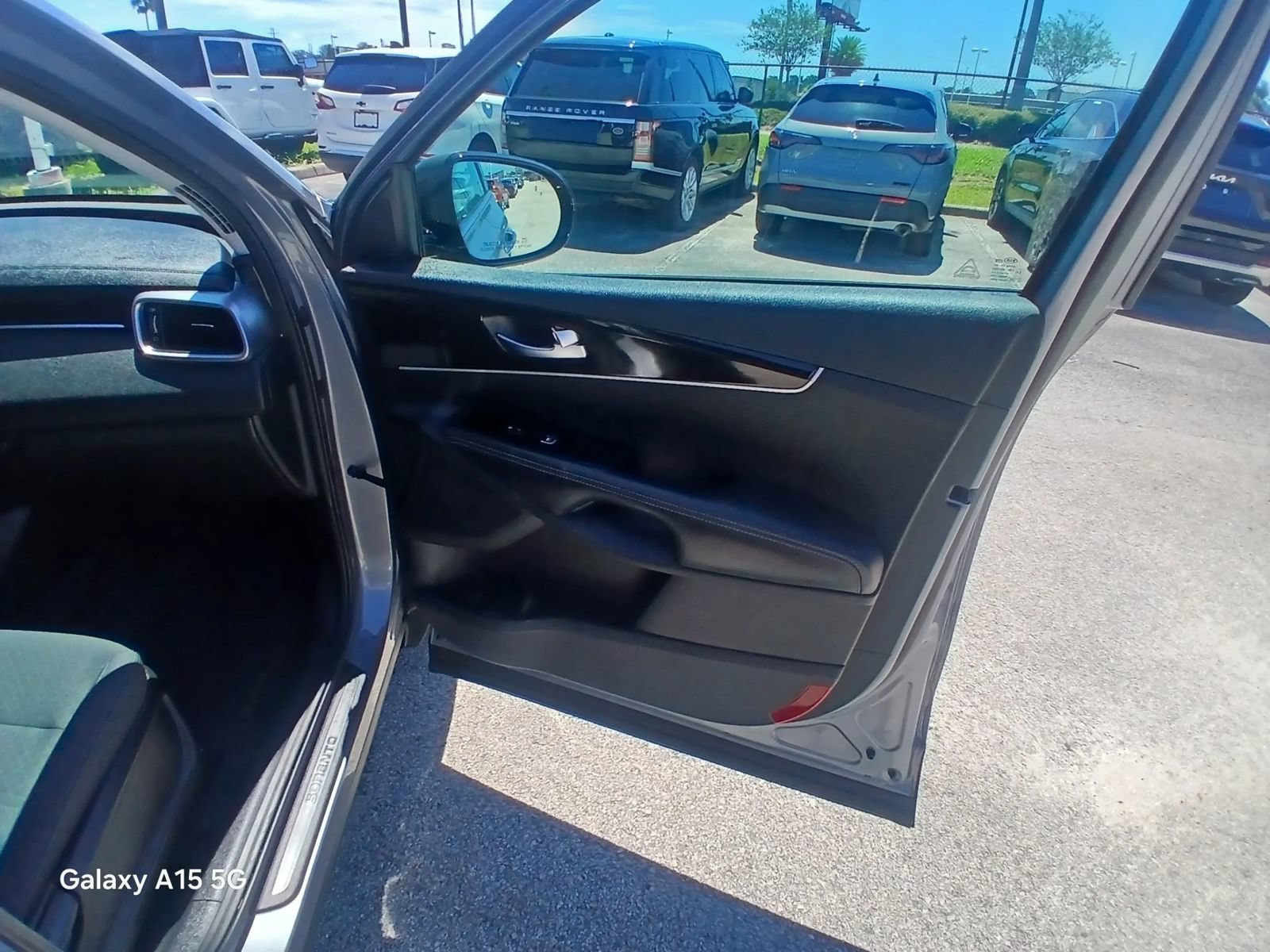 Used 2020 Kia Sorento S FWD image 25