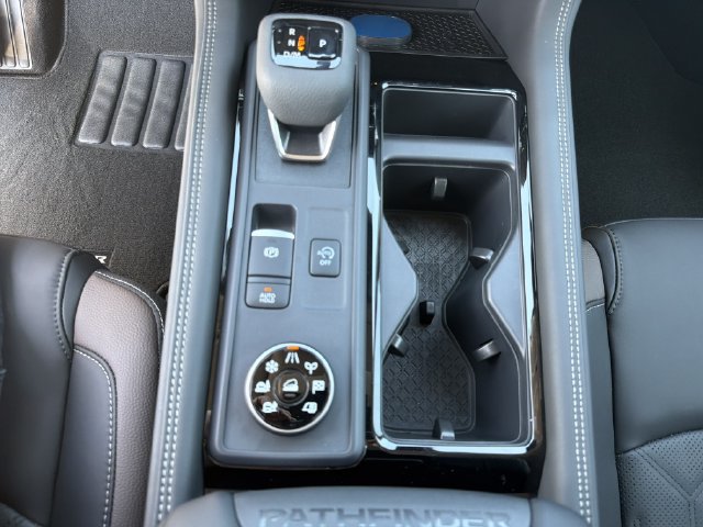 New 2026 Nissan Pathfinder Platinum AWD/4WD image 36