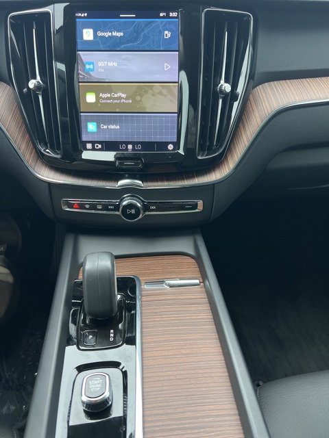 Used 2022 Volvo XC60 B5 Momentum w/ Protection Package Premier image 12