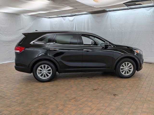 Used 2016 Kia Sorento LX w/ LX Convenience Package image 8