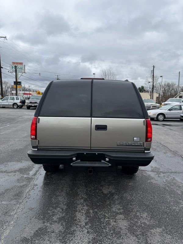 Used 1999 Chevrolet Suburban LT w/ Preferred Equipment Group 3 image 4