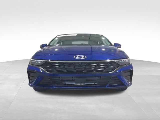 Used 2024 Hyundai Elantra Limited FWD image 3