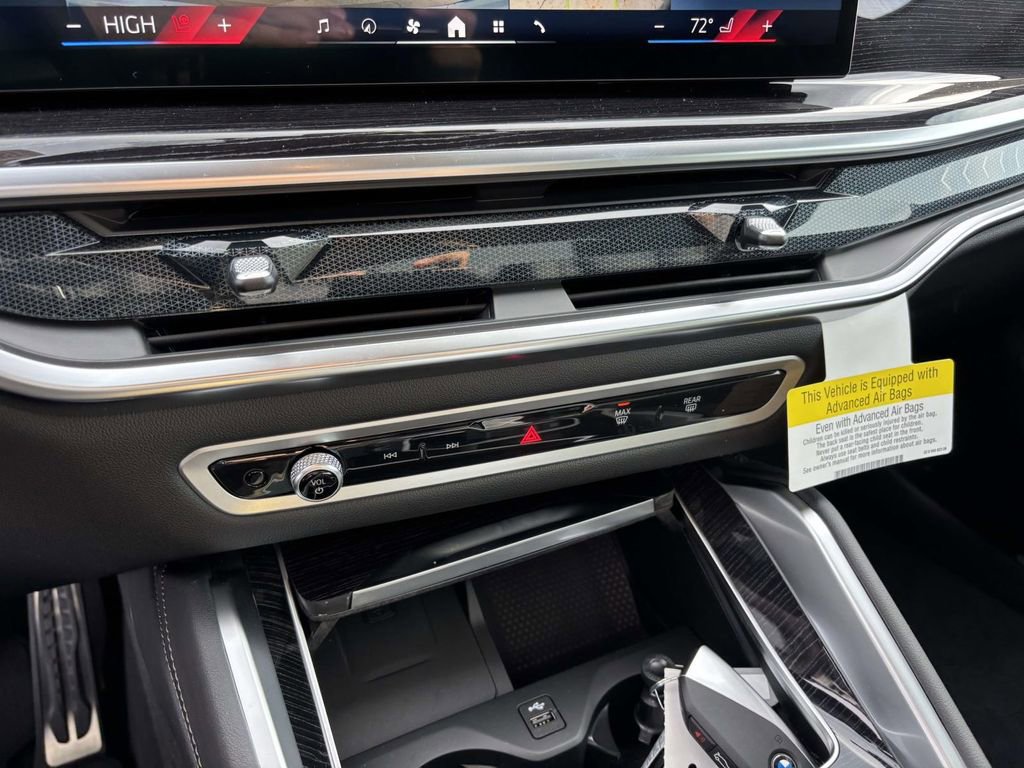 New 2026 BMW X6 xDrive40i w/ Climate Comfort Package image 22
