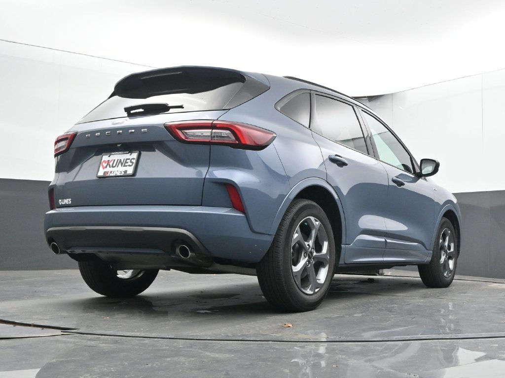 Used 2024 Ford Escape ST-Line w/ Cold Weather Package FWD image 43
