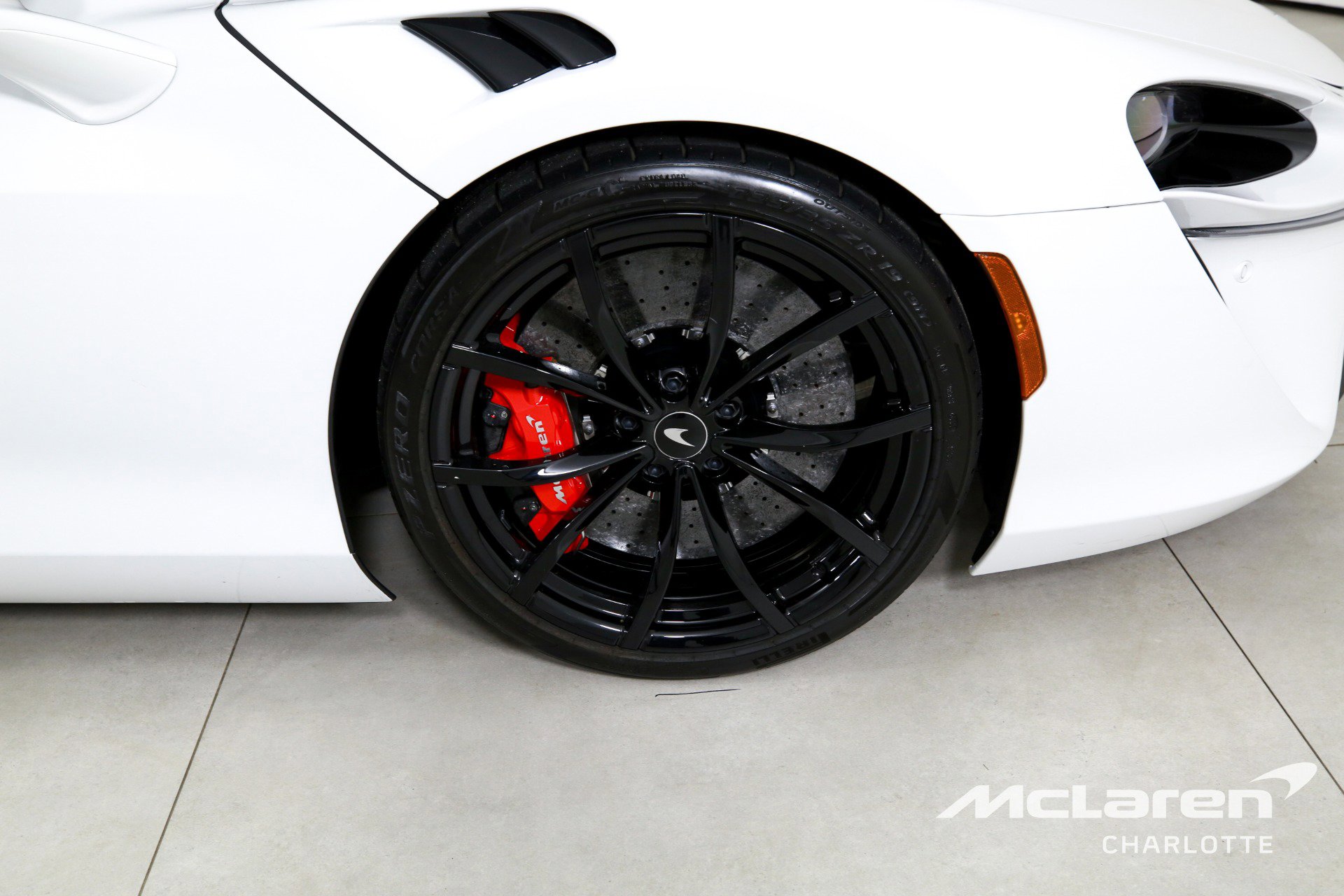 Used 2024 McLaren Artura image 24