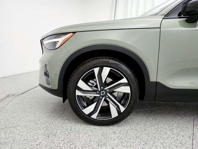 Certified 2025 Volvo XC40 B5 Plus w/ Protection Package Premier AWD/4WD image 26