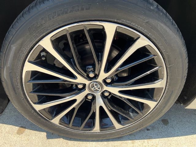 Used 2019 Toyota Camry SE w/ Convenience Package image 7