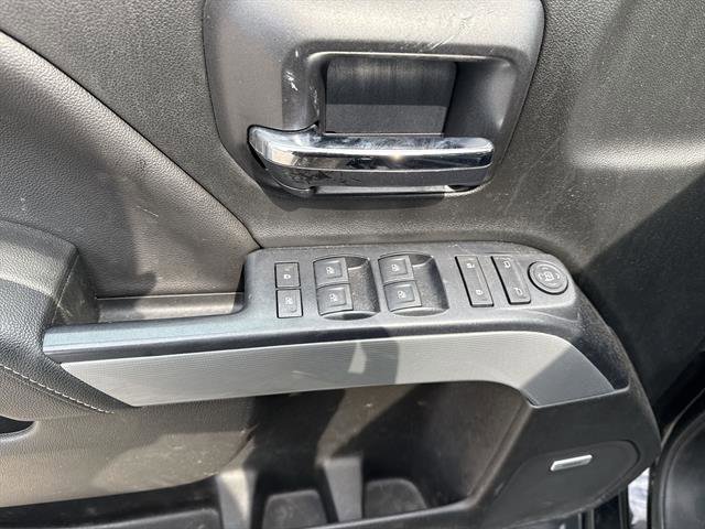 Used 2018 Chevrolet Silverado 1500 LT w/ Midnight Edition AWD/4WD image 15