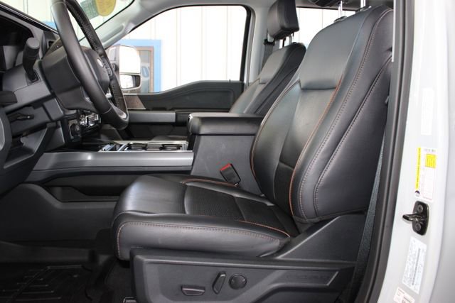 Used 2025 Ford F250 Lariat w/ Black Appearance Package AWD/4WD image 27