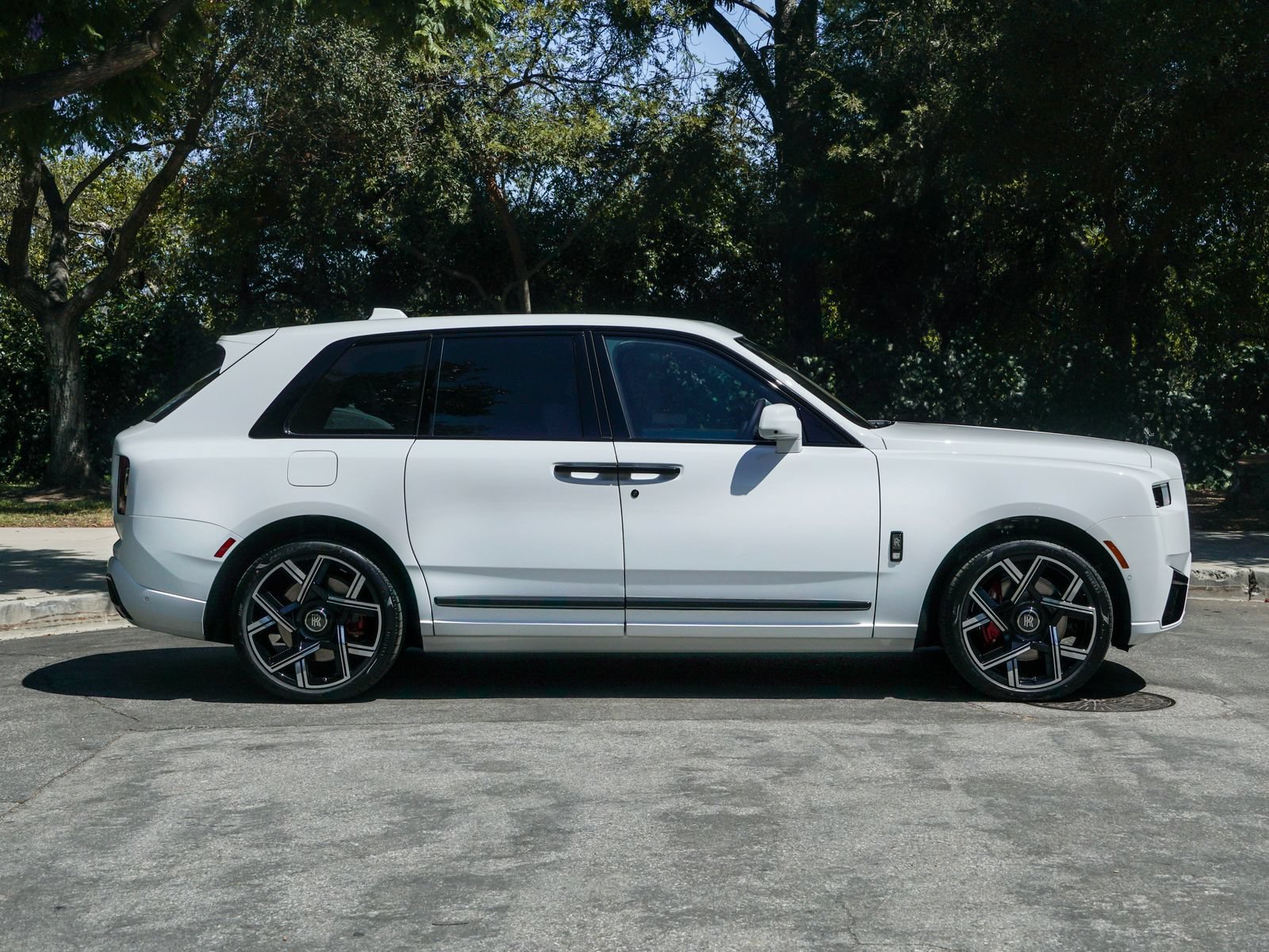 New 2027 Rolls-Royce Cullinan Black Badge AWD/4WD image 35