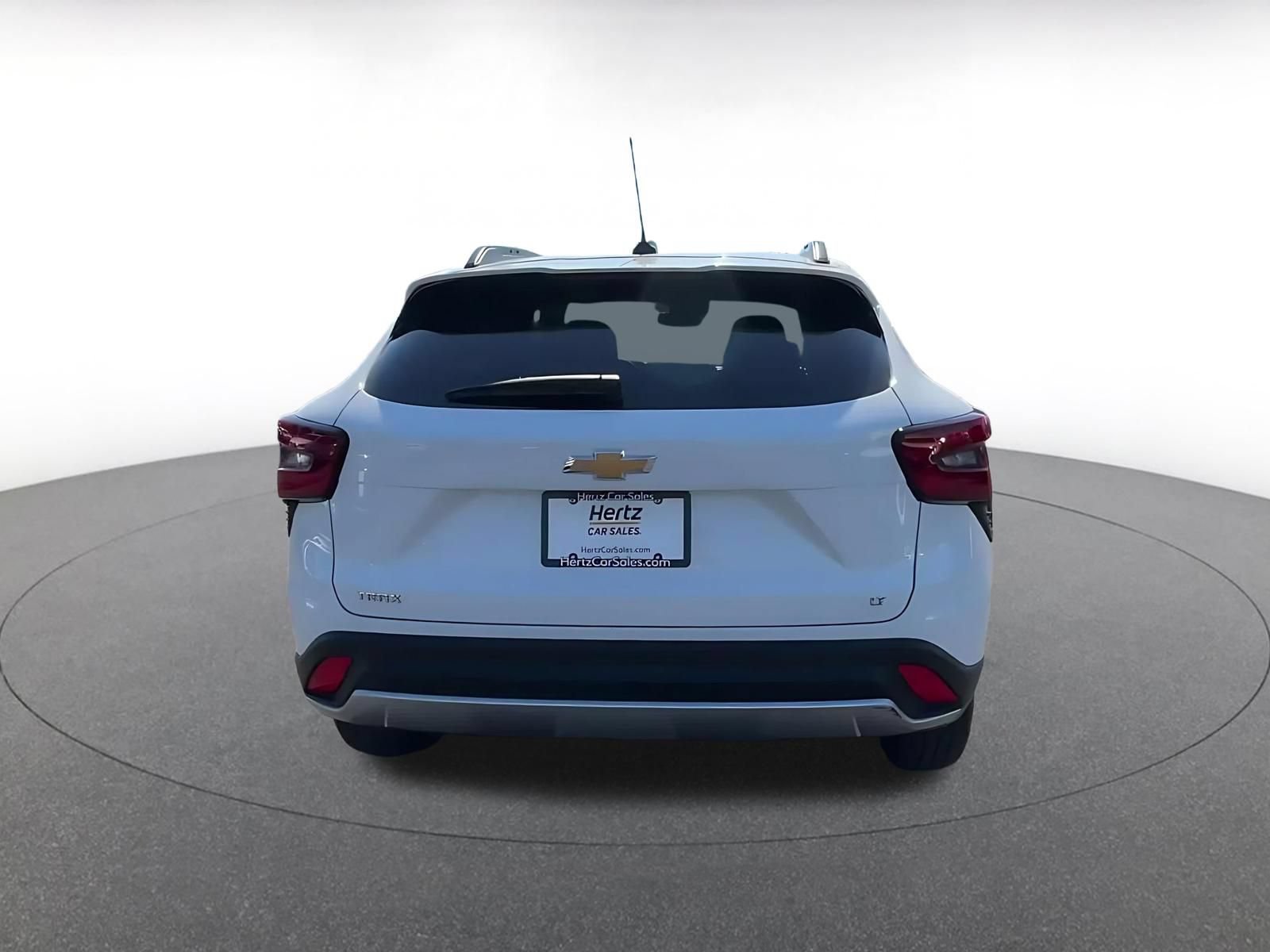 Used 2025 Chevrolet Trax LT FWD image 12