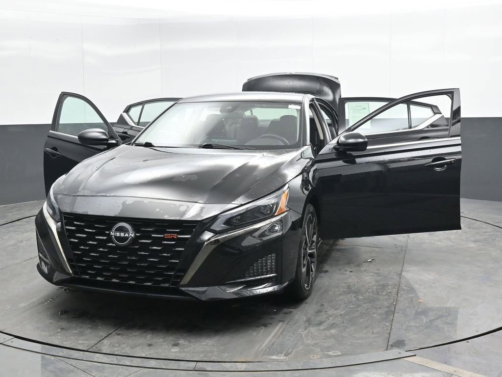 Used 2025 Nissan Altima 2.5 SR image 50