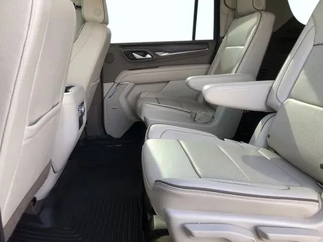 Used 2022 GMC Yukon XL Denali image 23