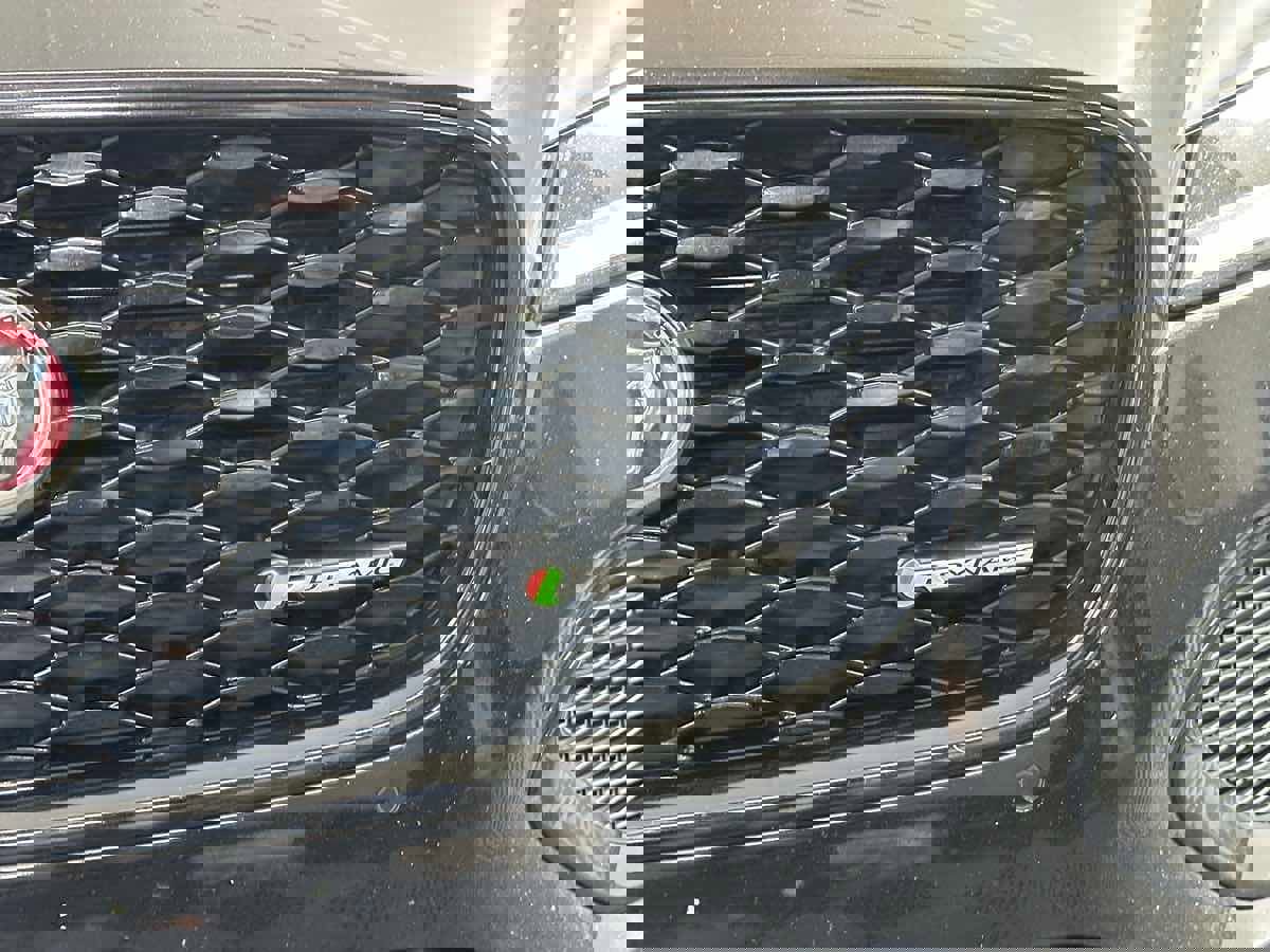 Used 2022 Jaguar XF R-Dynamic SE image 15