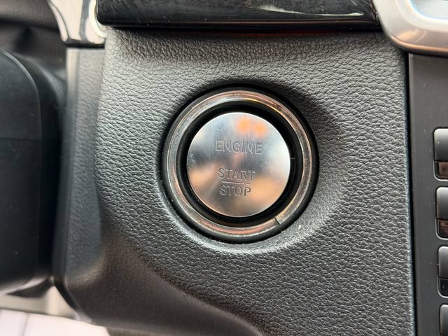 Used 2010 Mercedes-Benz E 350 4MATIC Sedan image 34