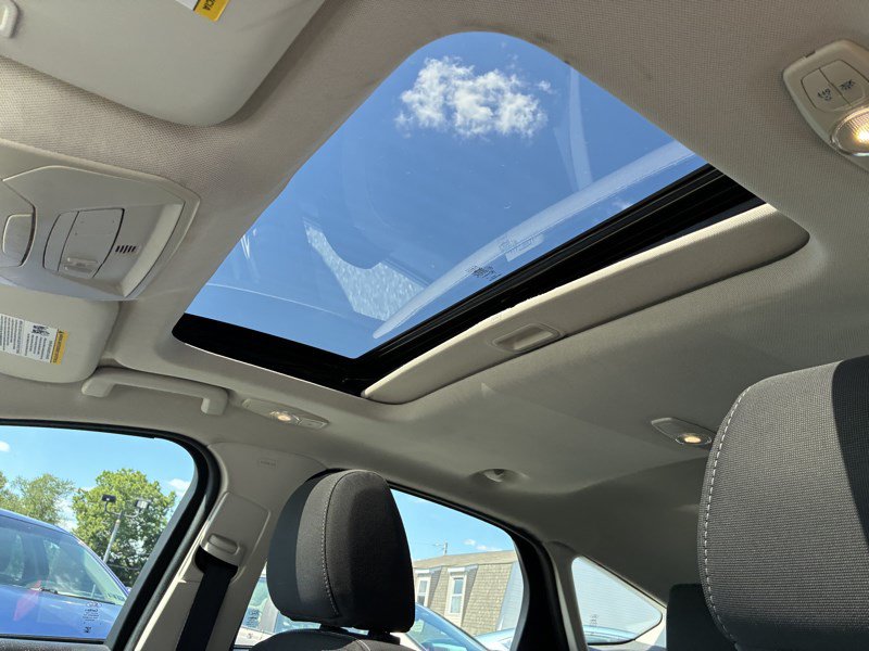 Used 2013 Ford Focus SE w/ SE Winter Pkg FWD image 12