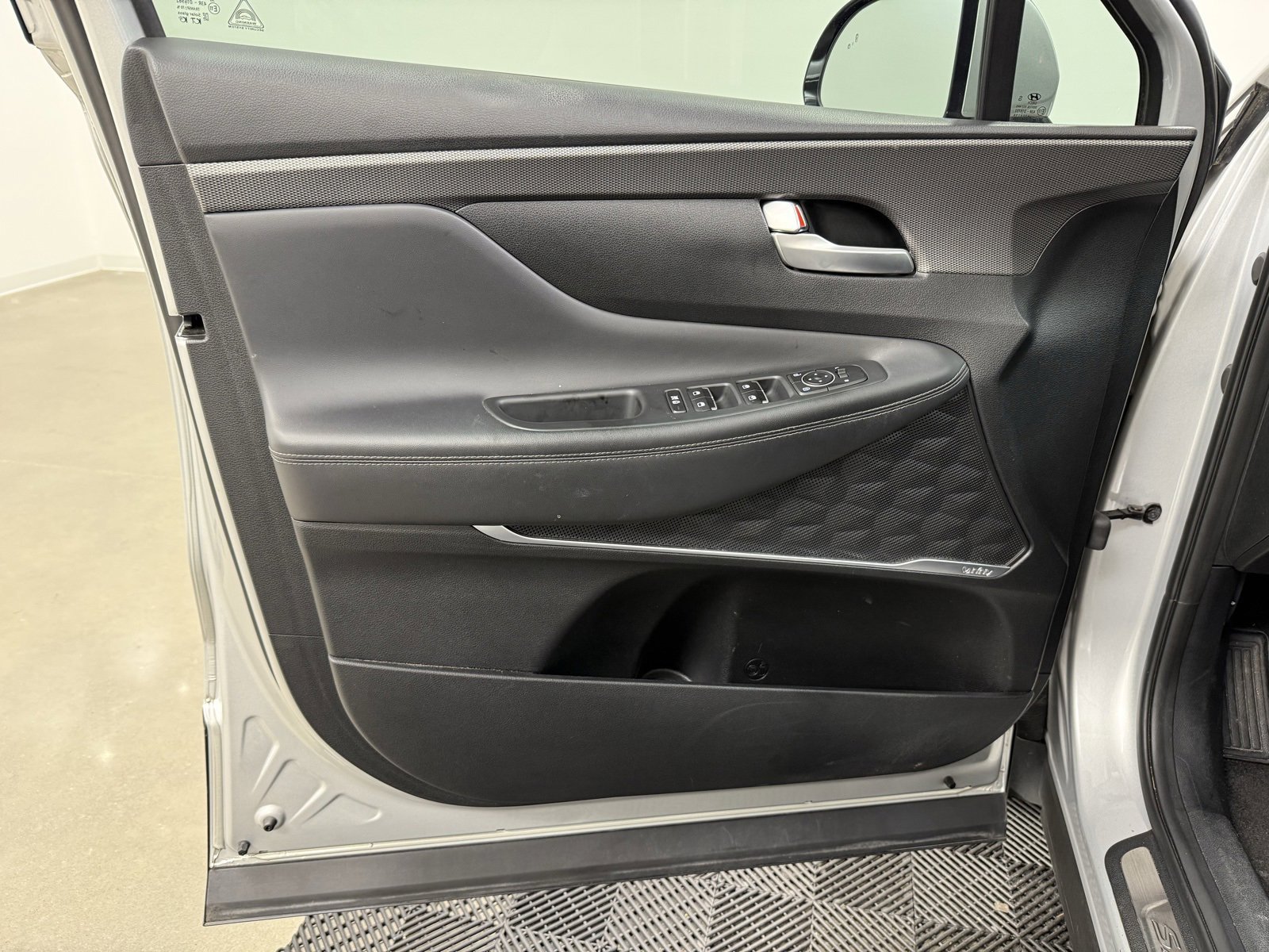 Used 2019 Hyundai Santa Fe Limited image 13