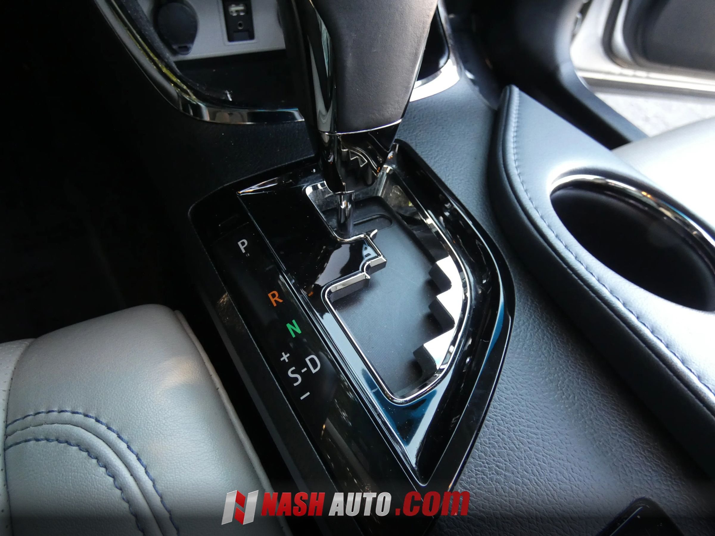 Used 2014 Toyota Avalon Limited FWD image 61