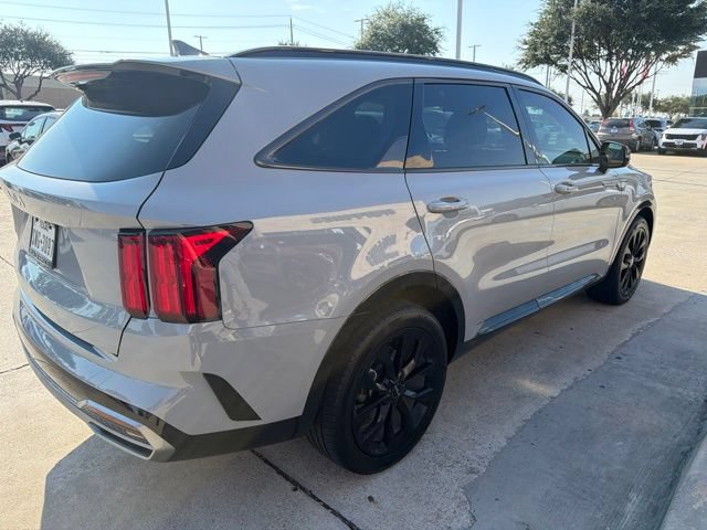 Certified 2023 Kia Sorento SX FWD image 5
