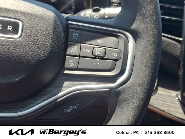 Used 2024 Jeep Wagoneer L Series II w/ Flexible Seating Group AWD/4WD image 26