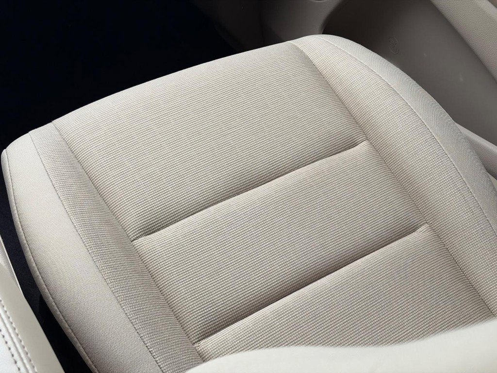 Used 2016 Jeep Grand Cherokee Laredo w/ Quick Order Package 23E AWD/4WD image 16