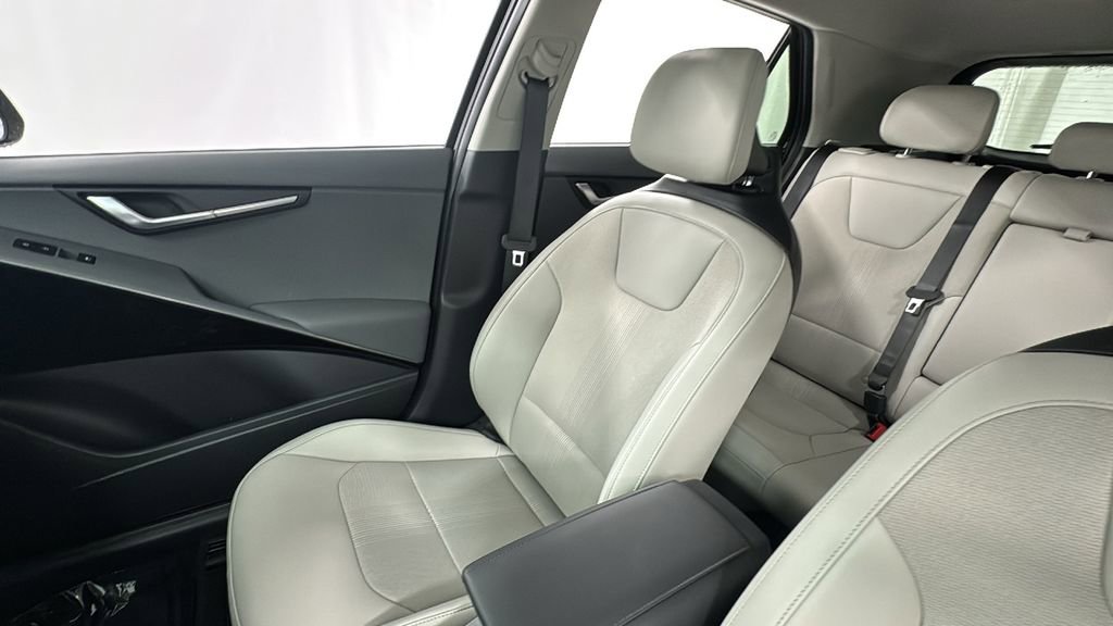 New 2025 Kia Niro EX image 13