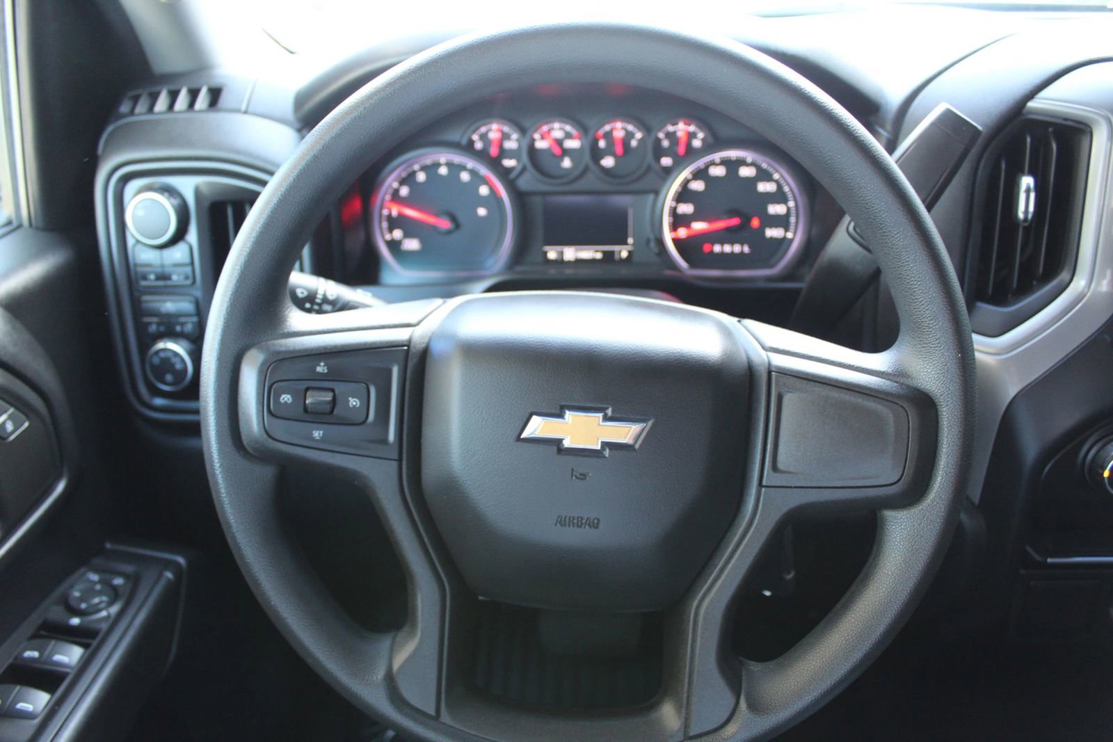 Used 2020 Chevrolet Silverado 1500 Custom w/ Custom Value Package image 15