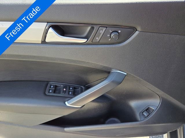 Certified 2020 Volkswagen Passat 2.0T SE w/ Sunroof Package FWD image 19