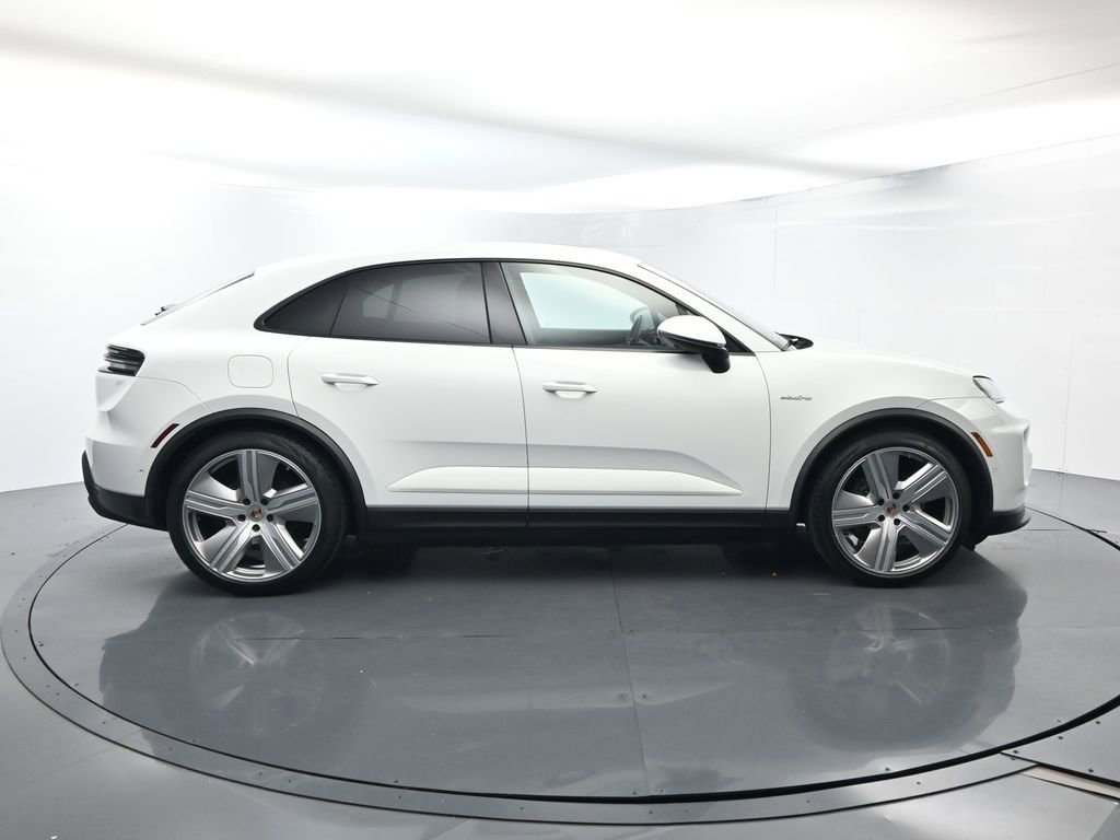Certified 2025 Porsche Macan 4 Electric image 16
