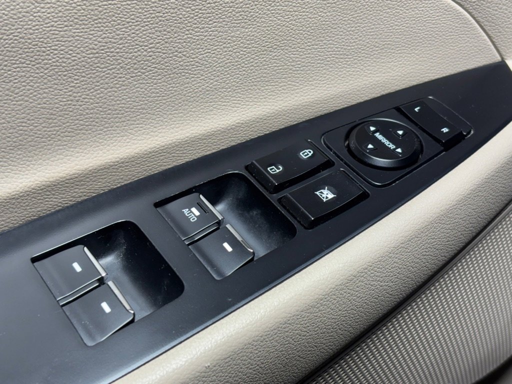 Used 2017 Hyundai Tucson Limited w/ Limited Ultimate Package 03 image 32