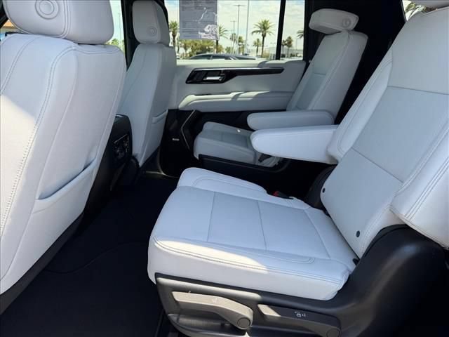 Certified 2025 Chevrolet Suburban Premier AWD/4WD image 7
