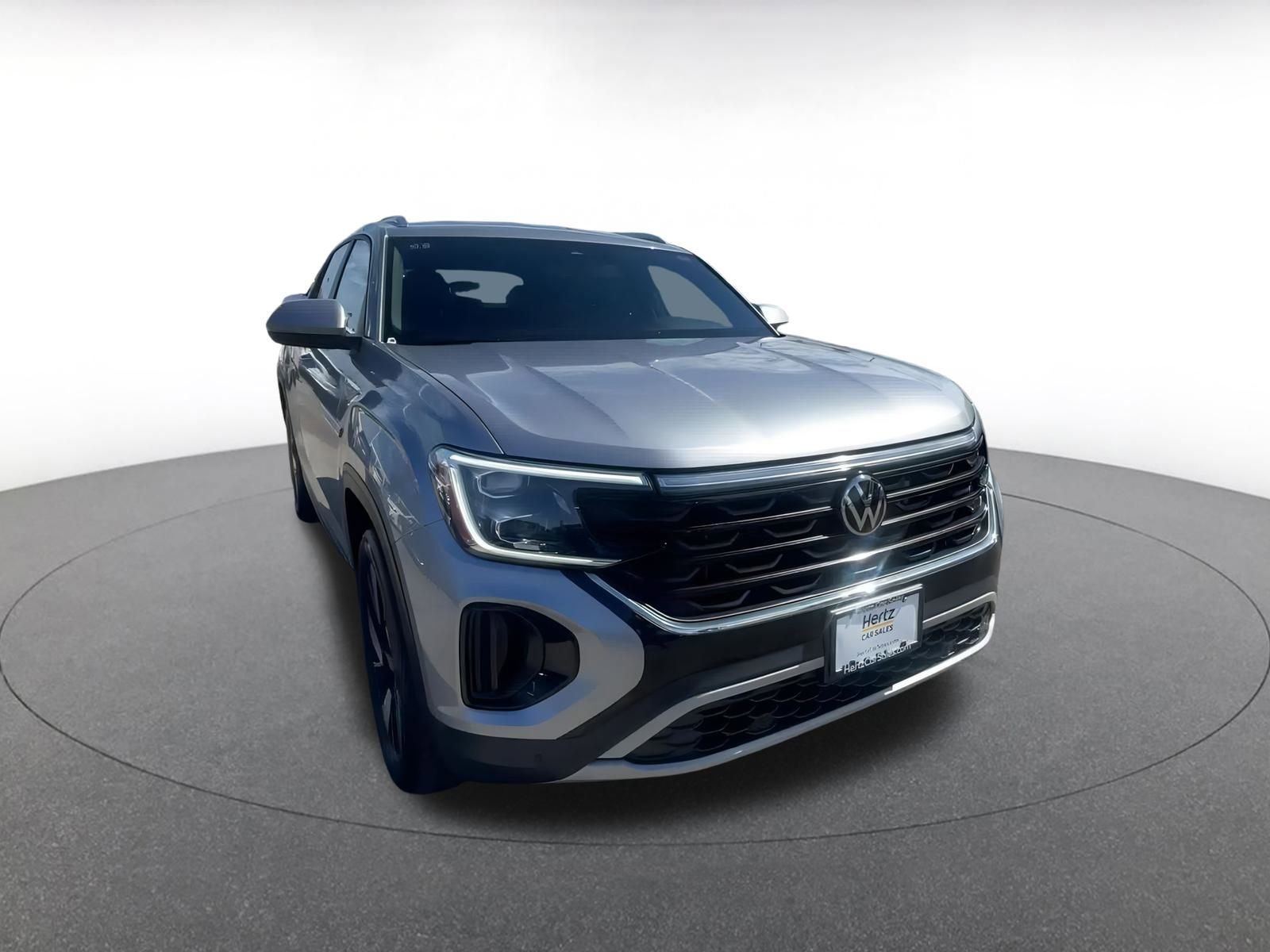 Used 2025 Volkswagen Atlas Cross Sport SE image 3