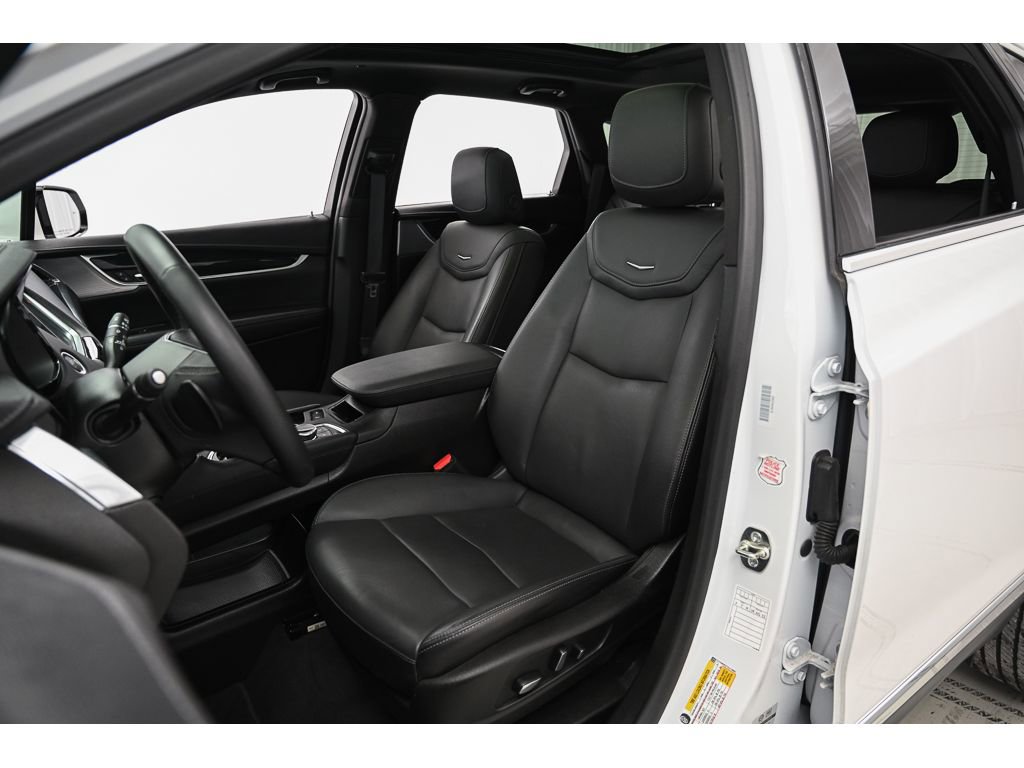 Certified 2025 Cadillac XT5 Premium Luxury image 9