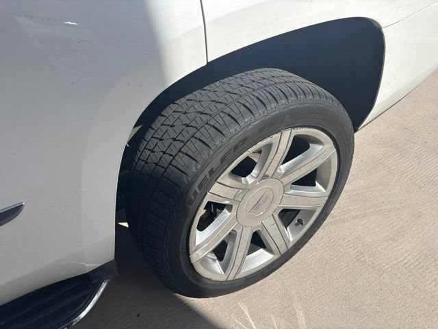 Used 2019 Cadillac Escalade Luxury AWD/4WD image 14