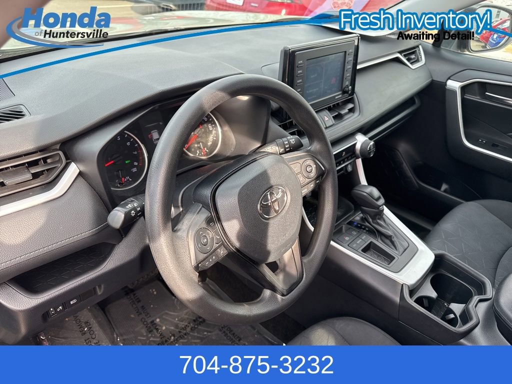 Used 2020 Toyota RAV4 XLE image 20