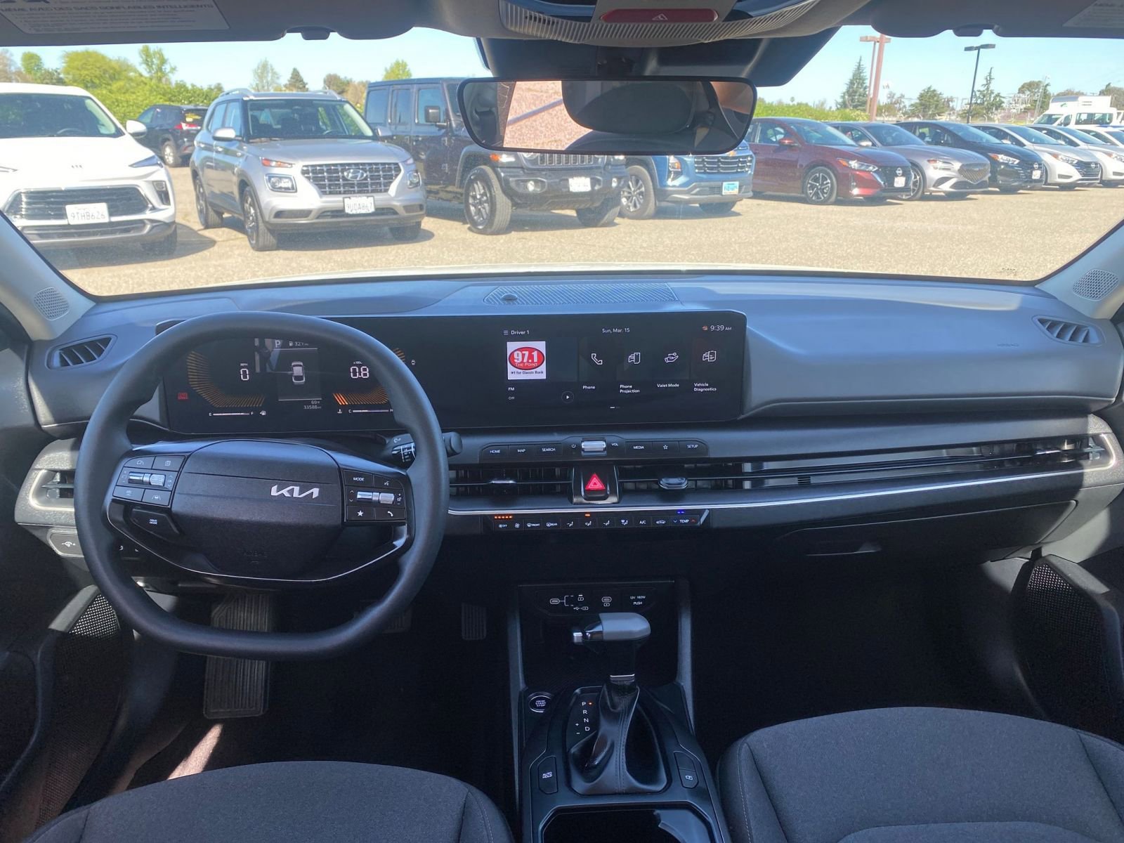 Used 2025 Kia K4 LXS image 34