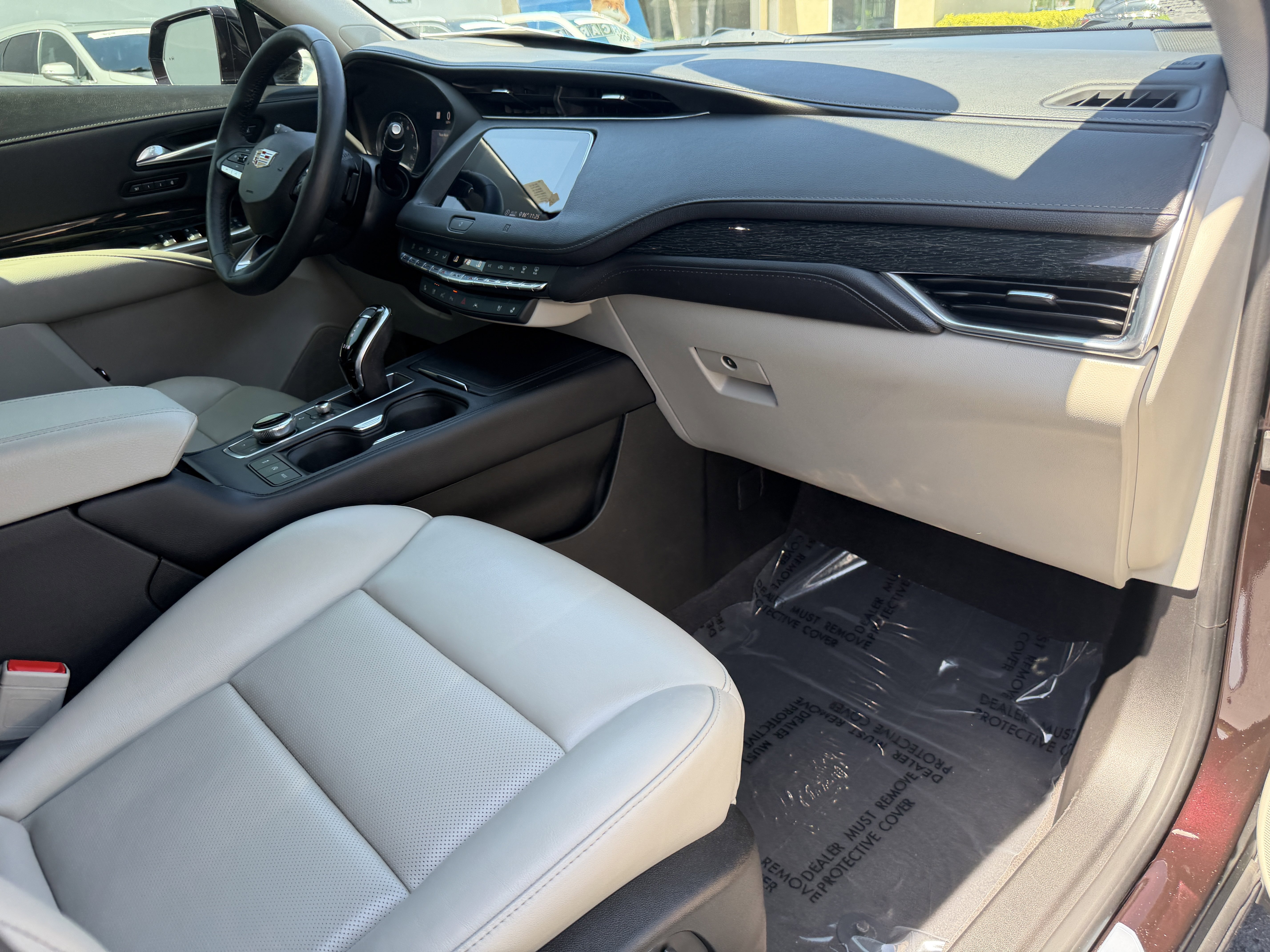 Used 2020 Cadillac XT4 Premium Luxury FWD image 12