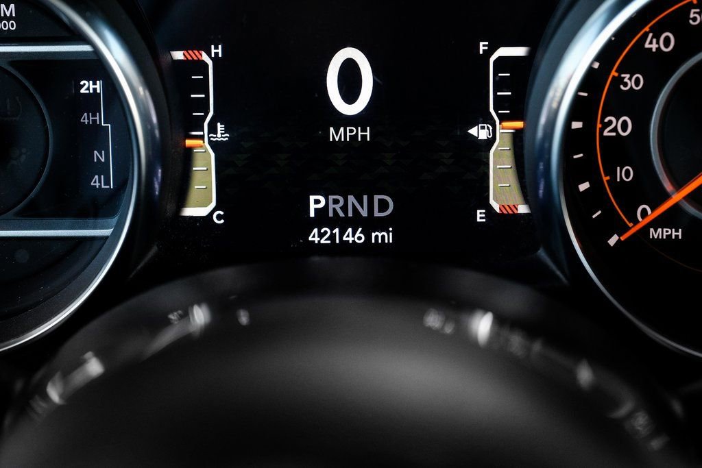 Used 2020 Jeep Wrangler Unlimited Sahara image 3
