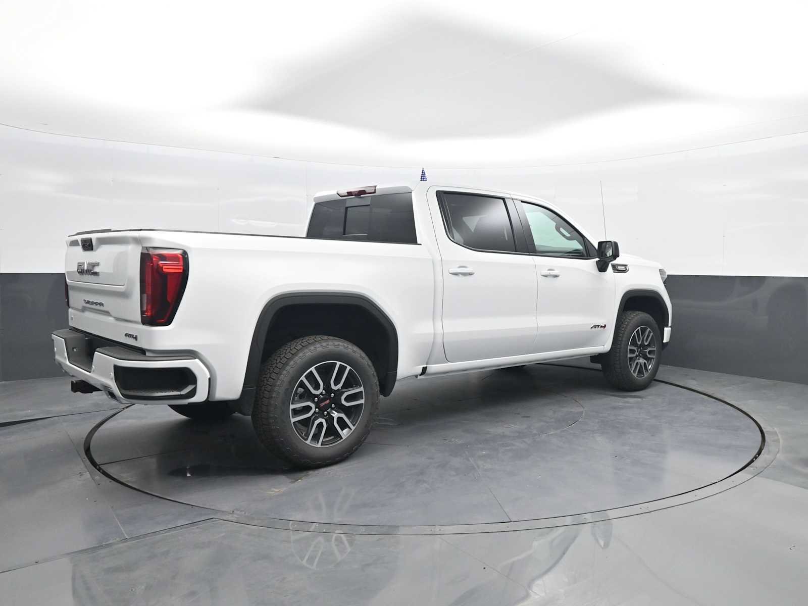 New 2026 GMC Sierra 1500 AT4 w/ AT4 Premium Package AWD/4WD image 8