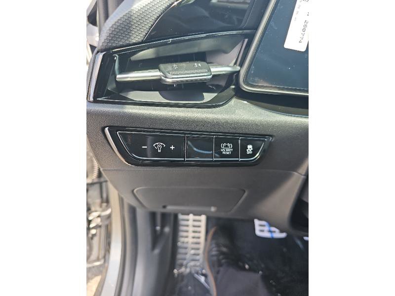 New 2025 Kia Niro EX Touring image 12