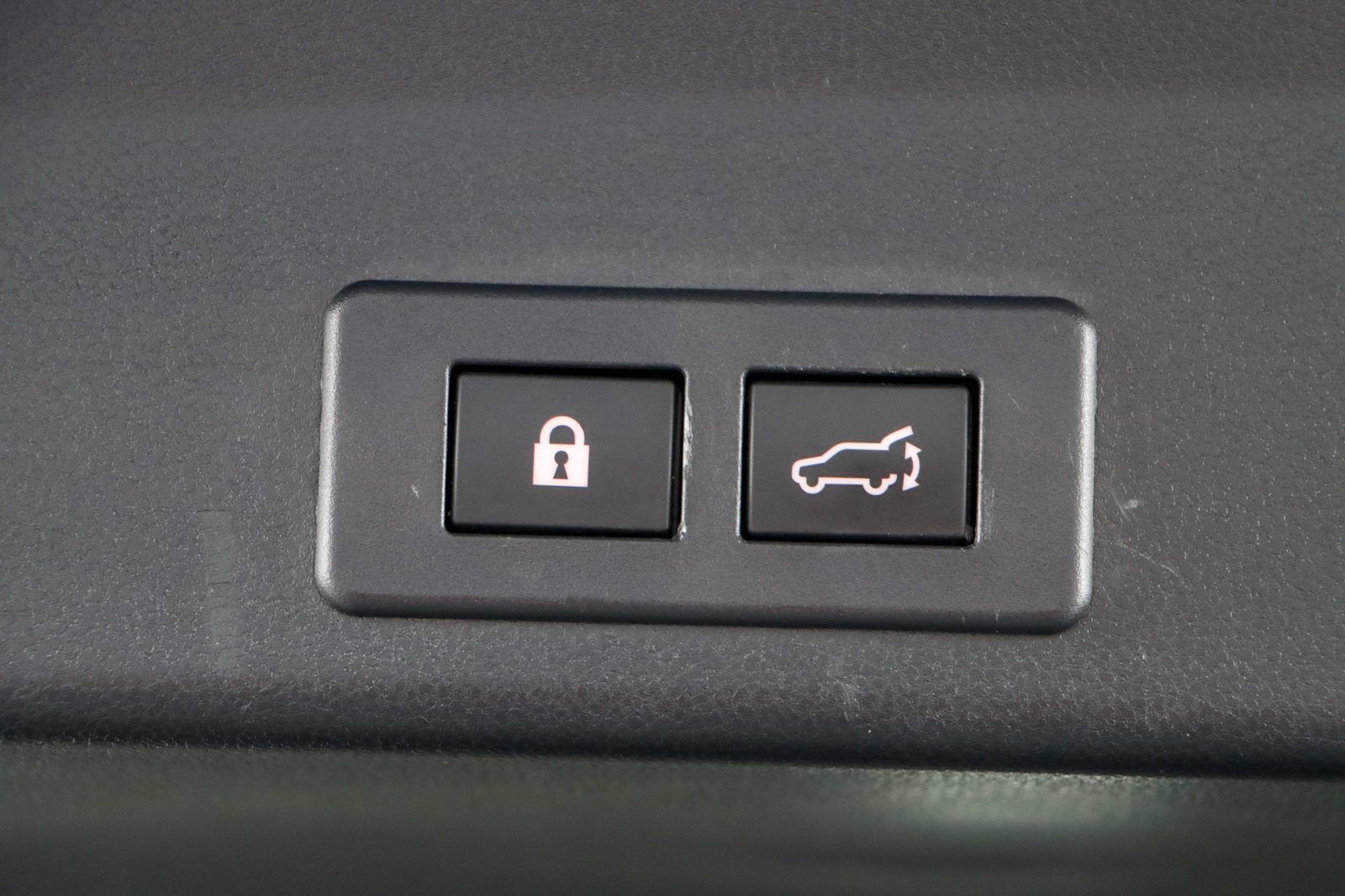 Used 2020 Subaru Ascent Limited w/ Technology Package image 32