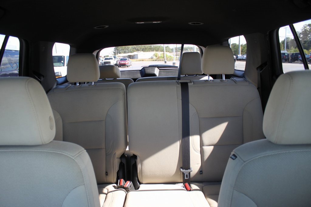 Used 2023 Chevrolet Traverse LS image 17