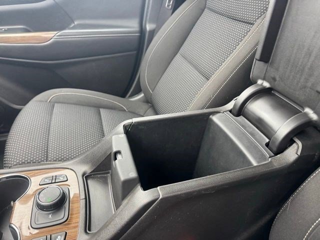 Used 2023 GMC Acadia SLE w/ Driver Convenience Package image 22