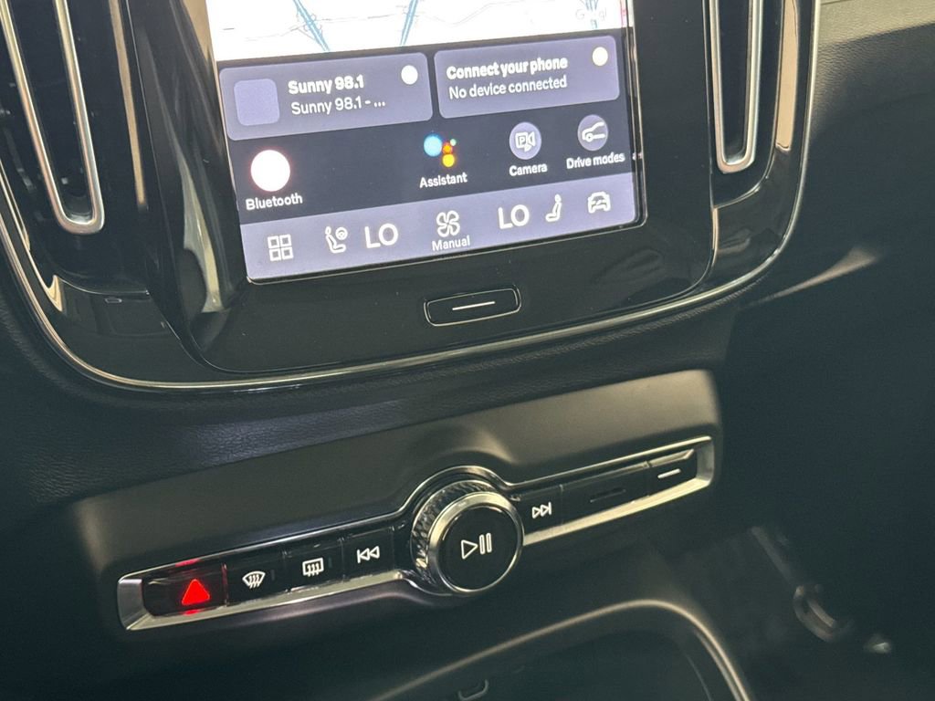 Certified 2023 Volvo XC40 B5 Ultimate w/ Climate Package image 20