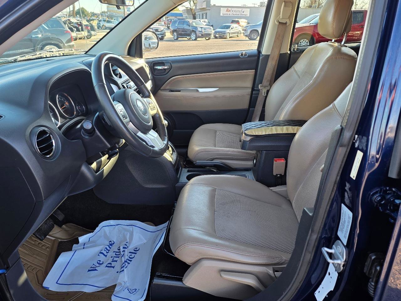 Used 2015 Jeep Compass Latitude image 11